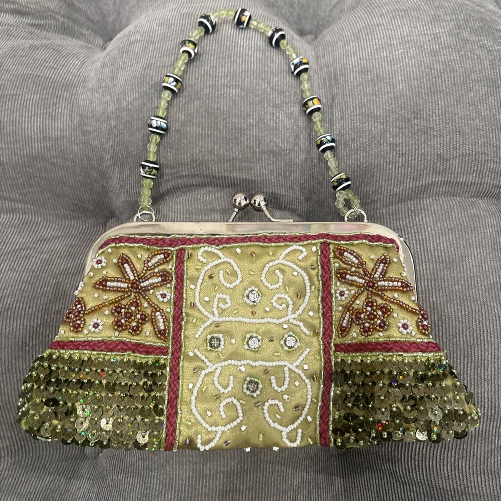 Vintage green beaded bag! SOME BEADS MISSING!